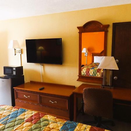 Regency Inn Concordia エクステリア 写真