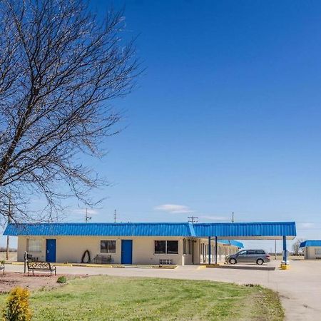 Regency Inn Concordia エクステリア 写真