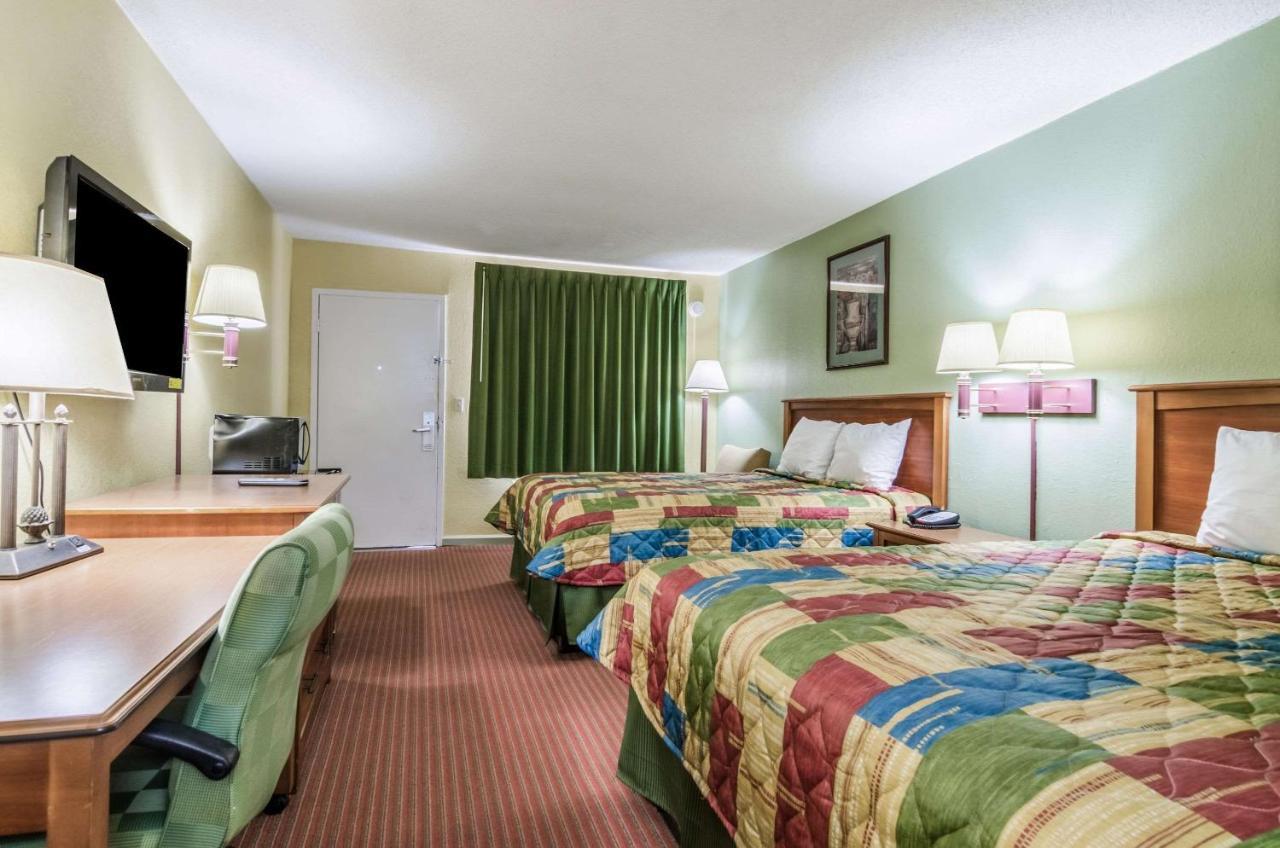 Regency Inn Concordia エクステリア 写真