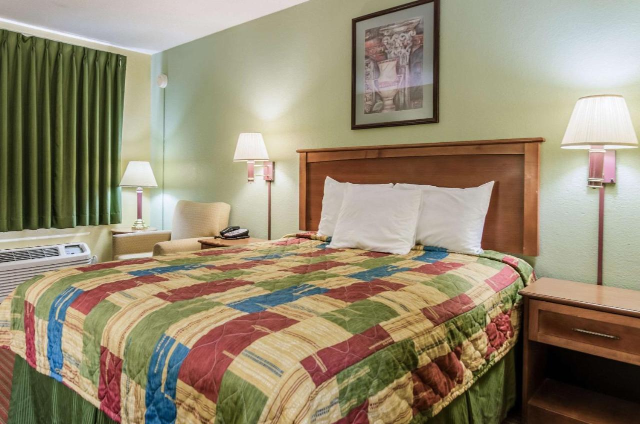 Regency Inn Concordia エクステリア 写真