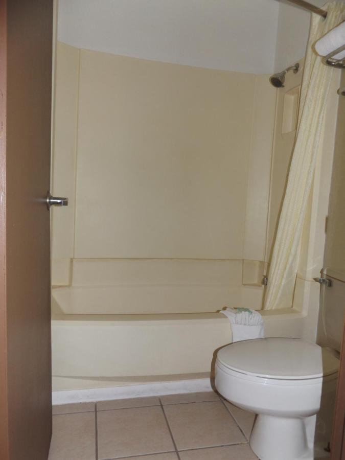 Regency Inn Concordia エクステリア 写真